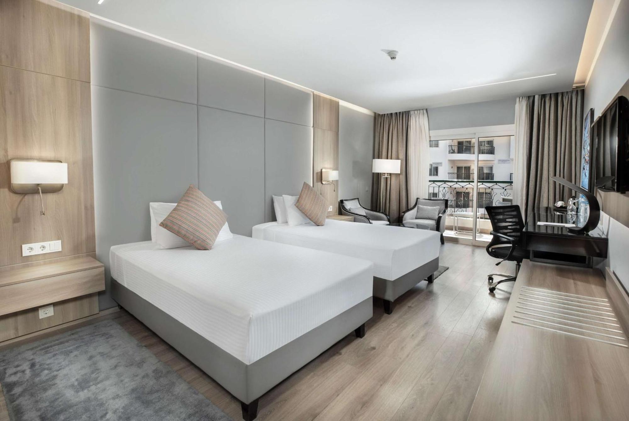 Chambre Exécutive - Vue sur Terrasse